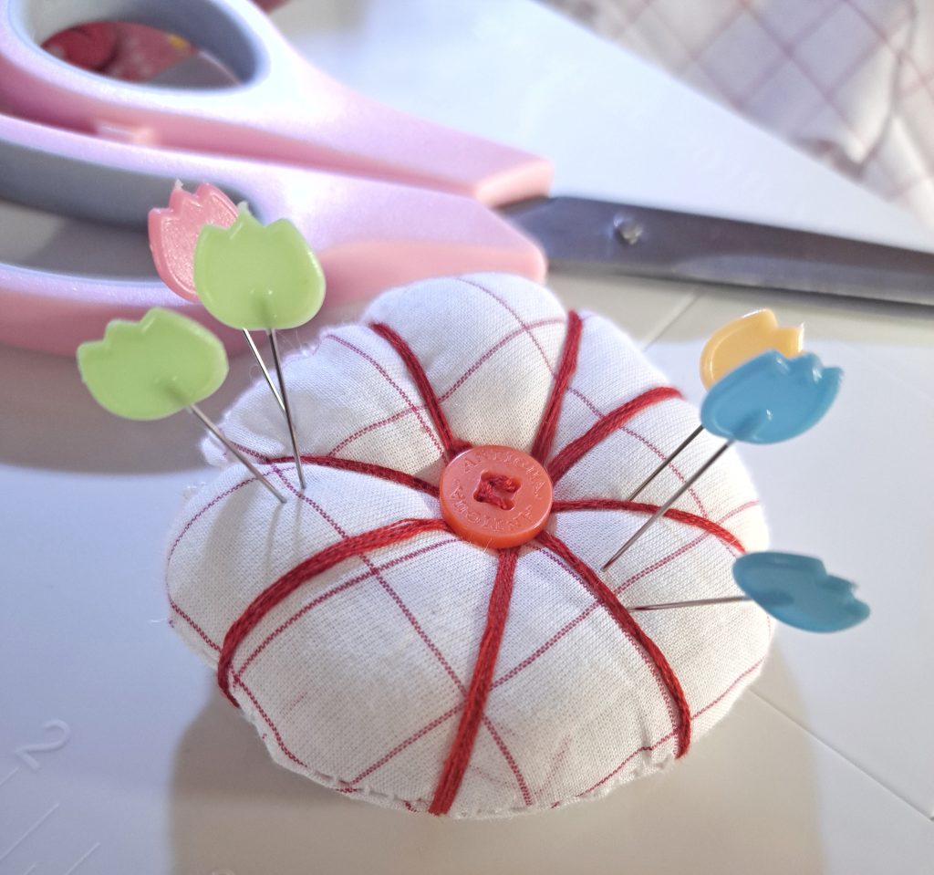 My 2nd Pin Cushion - It's a Circle ~ BellaArt Creatives